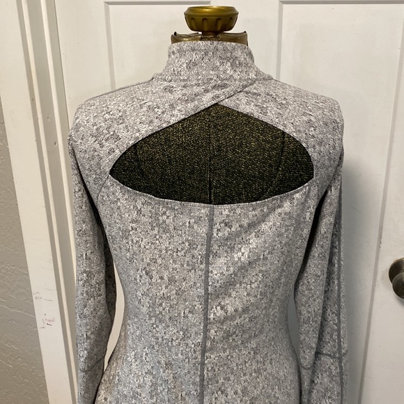 GYMSHARK WORKOUT TOP MEDIUM - Picture 12 of 16